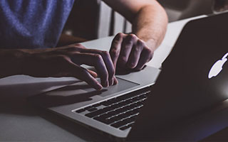 开云体育-“足球智者”：某某教练解读战术变革心得，足球技战术训练全书